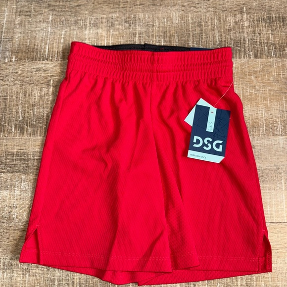 NWT DSG (2XS) Brand New Red Basketball Shorts - Picture 1 of 4